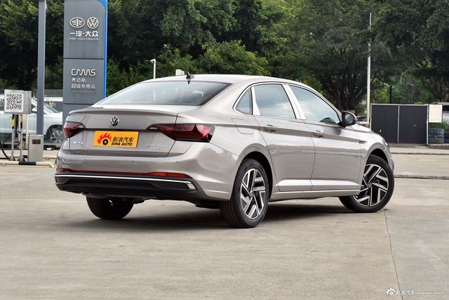 2025款速腾 改款三 300TSI DSG超越版