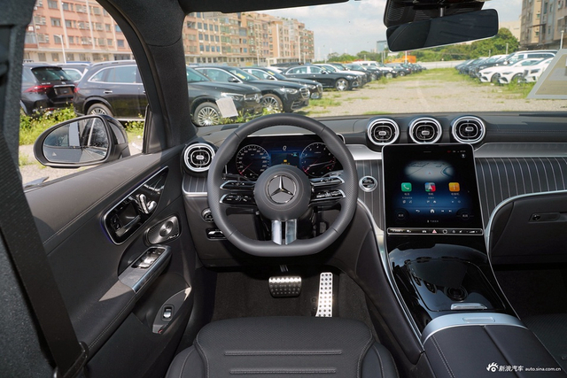 2025款奔驰GLC轿跑 GLC 300 4MATIC轿跑SUV