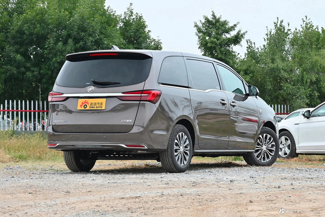 2023款别克GL8 陆上公务舱 652T 尊贵型