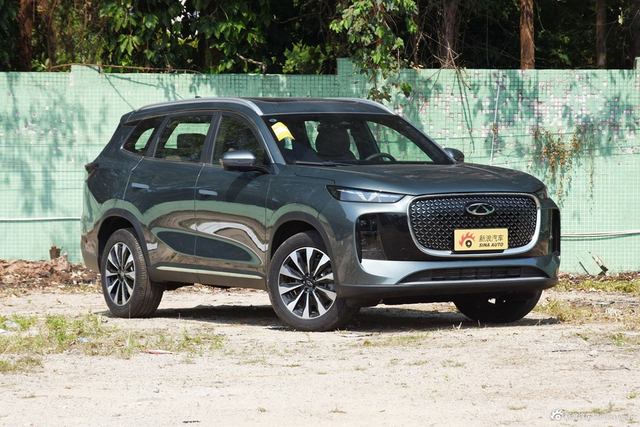 2025款瑞虎8 PLUS 290TGDI DCT尊贵型 7座