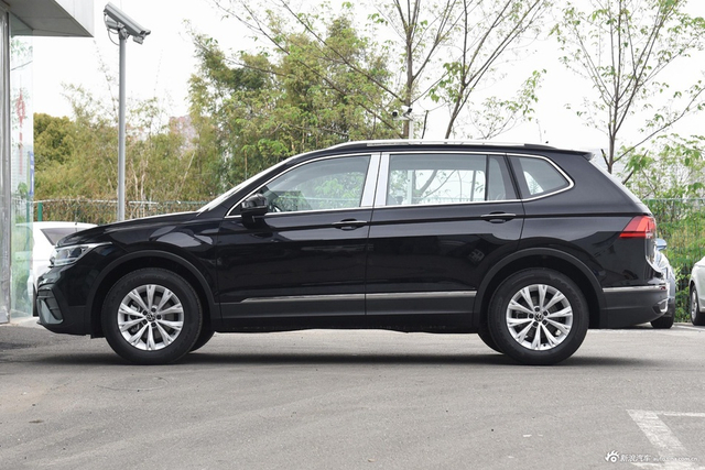 2024款途观L 出众款 300TSI 自动两驱龙腾版