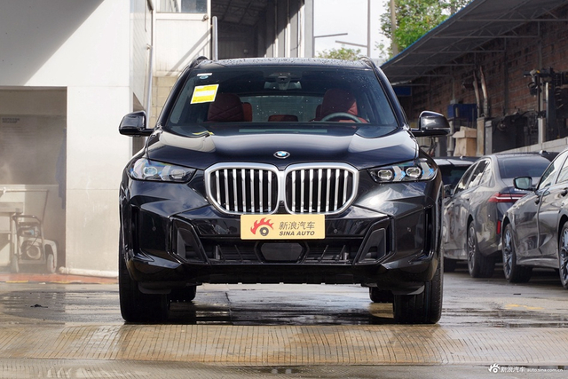 2025款宝马X5 xDrive 40Li 尊享型M 运动曜夜套装