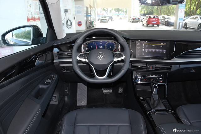 2025款帕萨特 出众款 380TSI 星空龙腾版