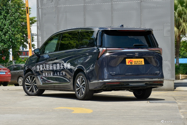 2026款别克GL8插混 陆尊 奢享版