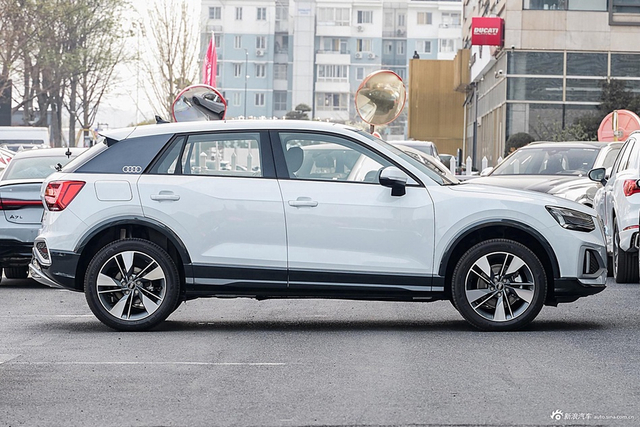 2024款奥迪Q2L 35TFSI 时尚致雅型