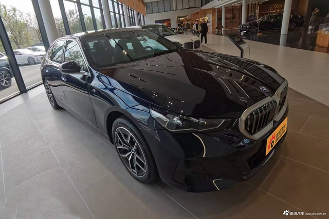 2026款宝马i5 eDrive 40L M运动套装