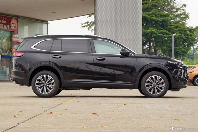 2025款昂科威Plus 28T 两驱白金版