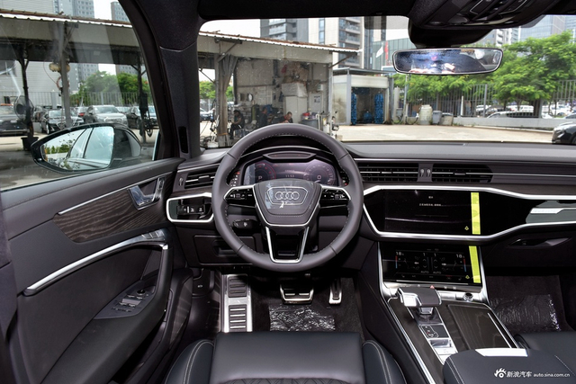 2025款奥迪A6L 改款 45 TFSI quattro 臻选动感型