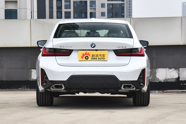 2024款宝马3系 325i M运动套装