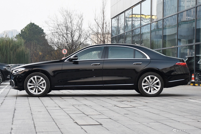 2024款奔驰S级 S 400 L 商务型