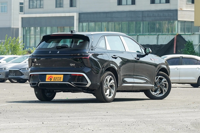 2023款红旗HS3 2.0T 两驱可为版