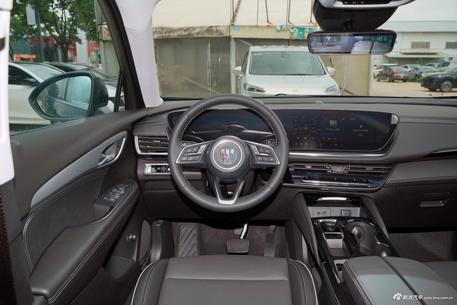 2025款昂科威Plus 28T 两驱白金版