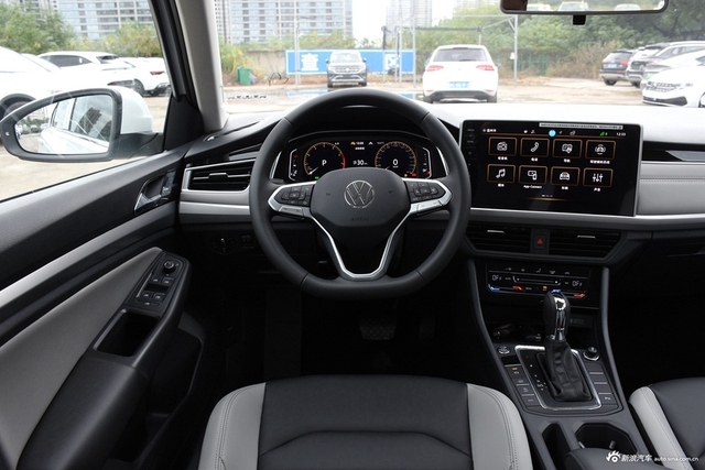 2025款宝来 300TSI 双离合尊行版