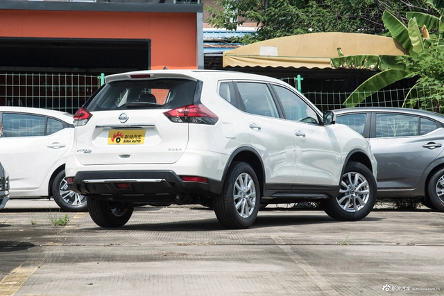 2023款奇骏 经典2.0L 两驱智联臻享版 5座