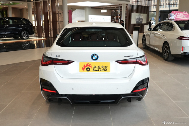 2025款宝马i4 eDrive35