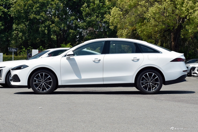 2025款荣威D7 DMH 世界冠军版