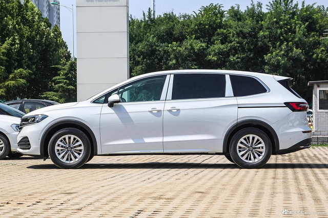 2024款威然 330TSI 商务版