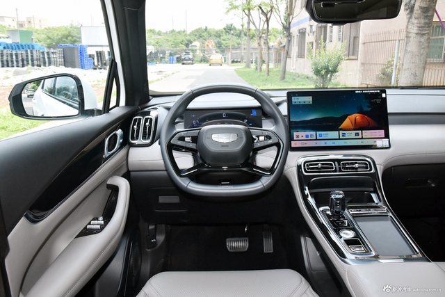 2025款博越L 第四代 1.5TD DCT 启程