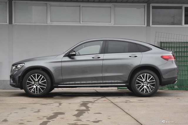 2020款奔驰GLC 300 4MATIC轿跑SUV 