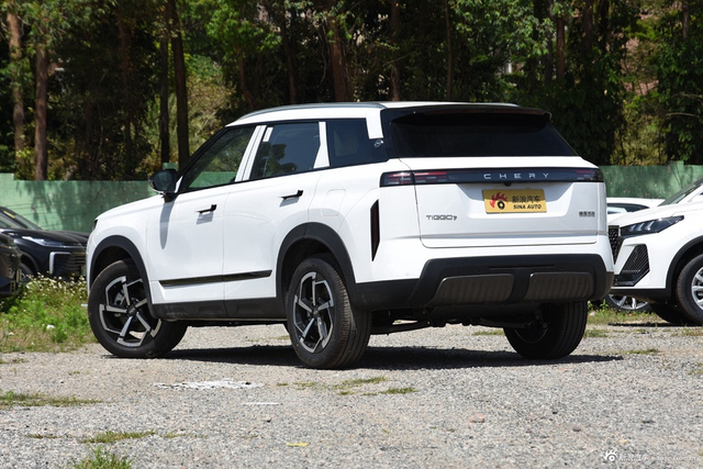 2025款瑞虎7 高能版 1.6T 劲两驱版