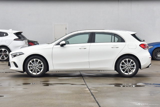 2022款奔驰A级(进口) 改款 A 200 时尚型