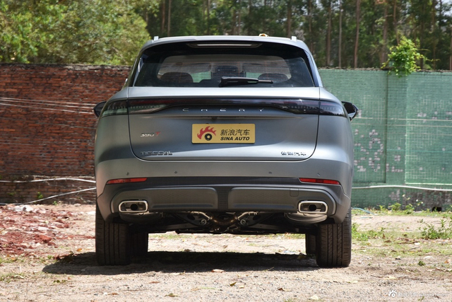 2024款瑞虎8 L 2.0T 两驱豪华版 7座