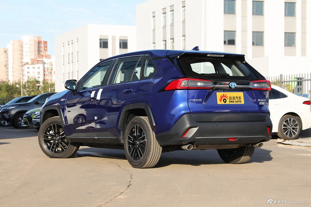 2021款威兰达混动高性能版2.5L两驱劲擎版