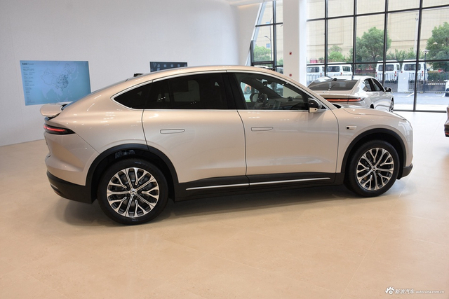 2024款蔚来EC6 75kWh