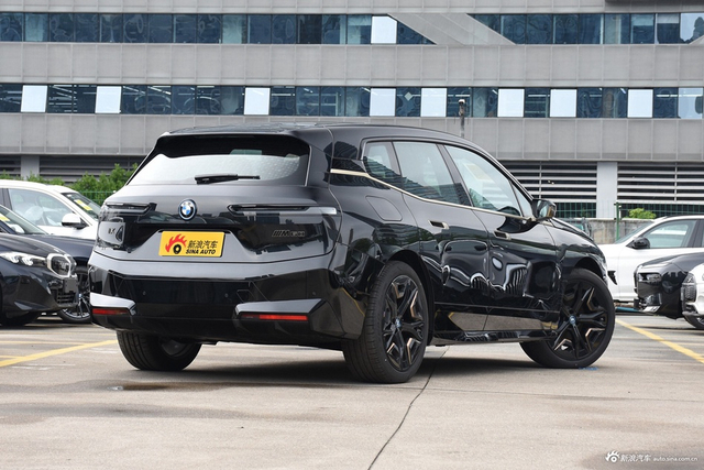 2023款宝马iX M60