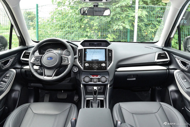 2024款森林人2.0i AWD豪华版