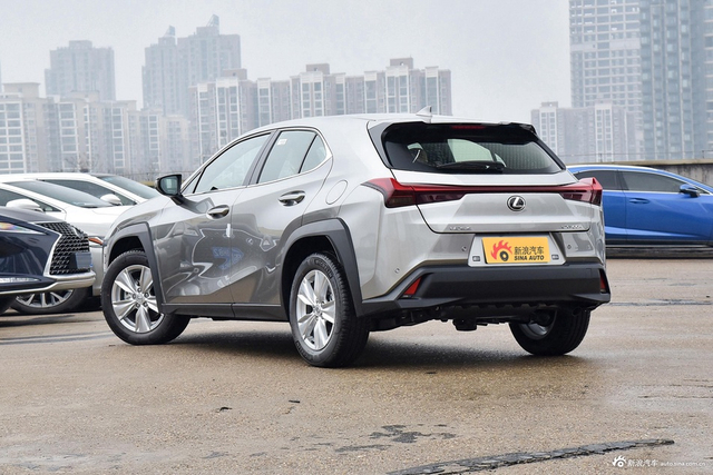 2024款雷克萨斯UX 300h 探趣版