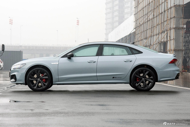 2024款奥迪A7L 45 TFSI quattro RS 套件竞速版