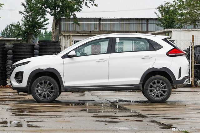 2023款瑞虎3x 1.5L 手动时尚版