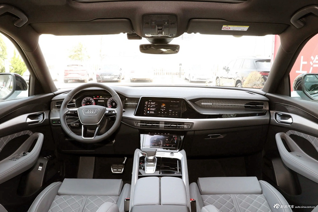 2024款奥迪Q6 45 TFSI quattro RS 套件竞速版 7座