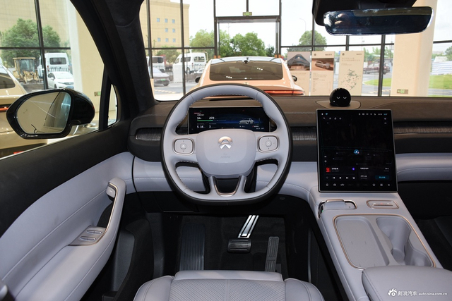 2024款蔚来EC6 75kWh