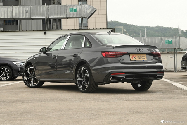 2025款奥迪A4L 200万辆悦享版 40 TFSI 星夜版