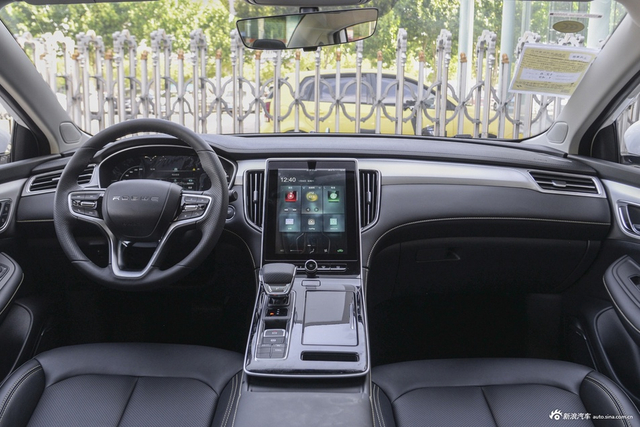 2022款荣威i6 MAX EV600 天幕尊享版