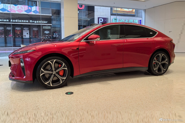 2024款蔚来ET5 75kWh