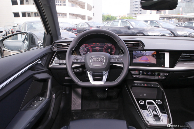 2025款奥迪A3 Sportback 35TFSI 飞驰尊享型