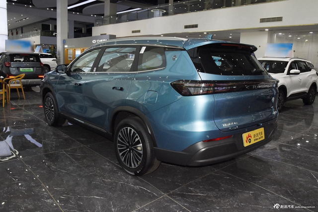 2025款瑞虎8 PLUS C-DM 1.5T 116KM尊贵型 5座