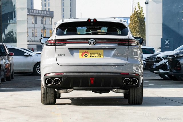 2024款长安UNI-K 2.0T 四驱悦享型