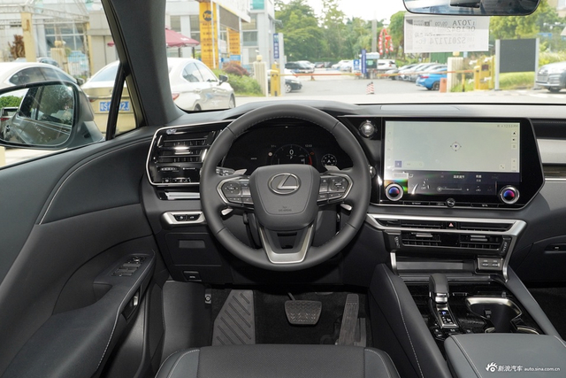 2026款雷克萨斯RX 300 四驱Black Edition