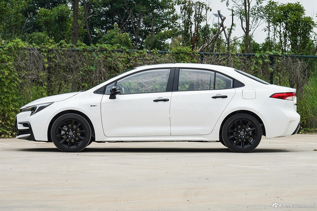 2024款雷凌 智能电混双擎 1.8L 骑士版