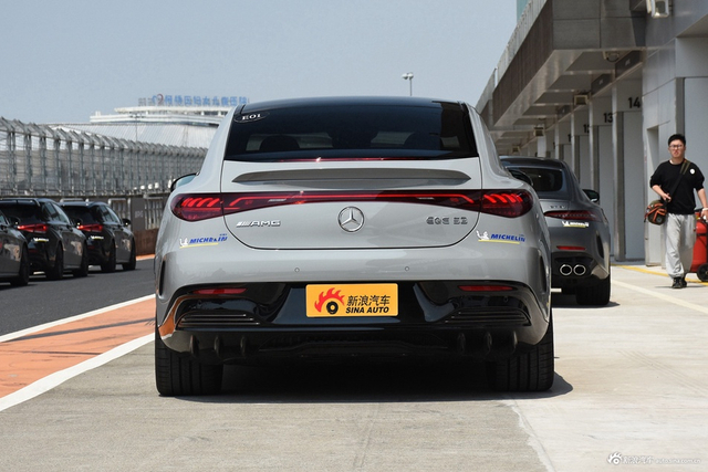 2023款AMG EQE 53 4MATIC+