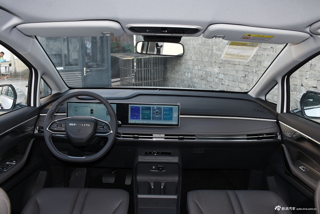 2024款上汽大通MAXUS G70 2.0T 舒享版