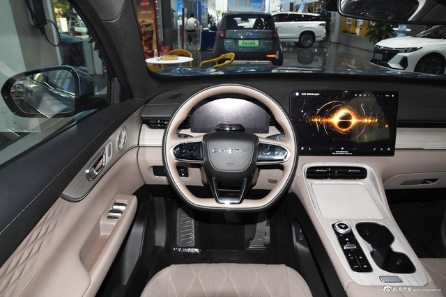 2025款瑞虎8 PLUS C-DM 1.5T 116KM尊贵型 5座