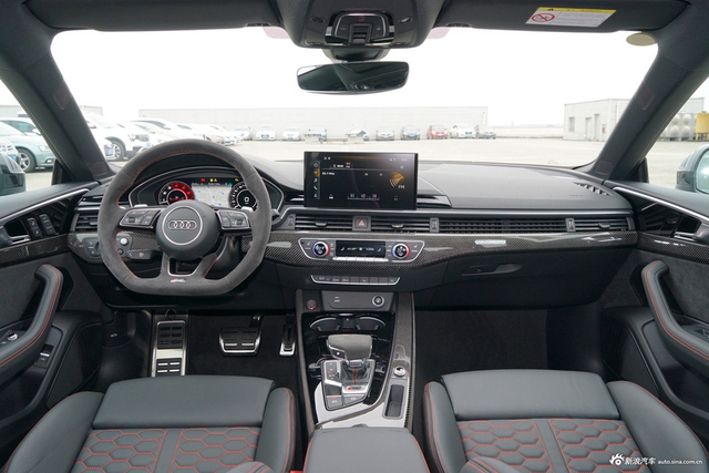 2022款奥迪RS5 2.9T Sportback 黑曜版