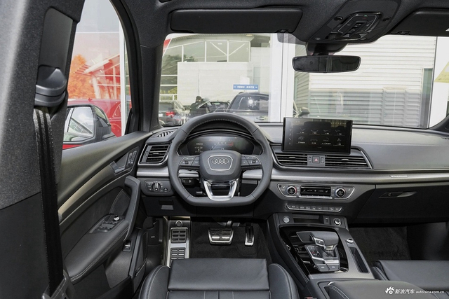 2024款奥迪Q5L 45 TFSI 豪华动感型