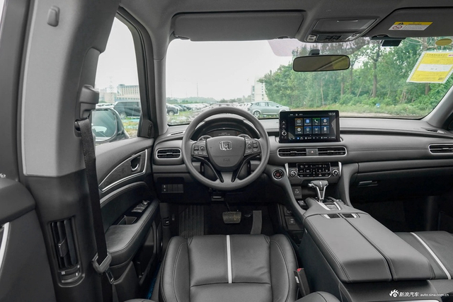 2023款UR-V 240TURBO 两驱致悦版