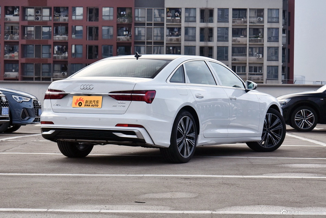 2025款奥迪A6L 改款 45 TFSI 臻选动感型